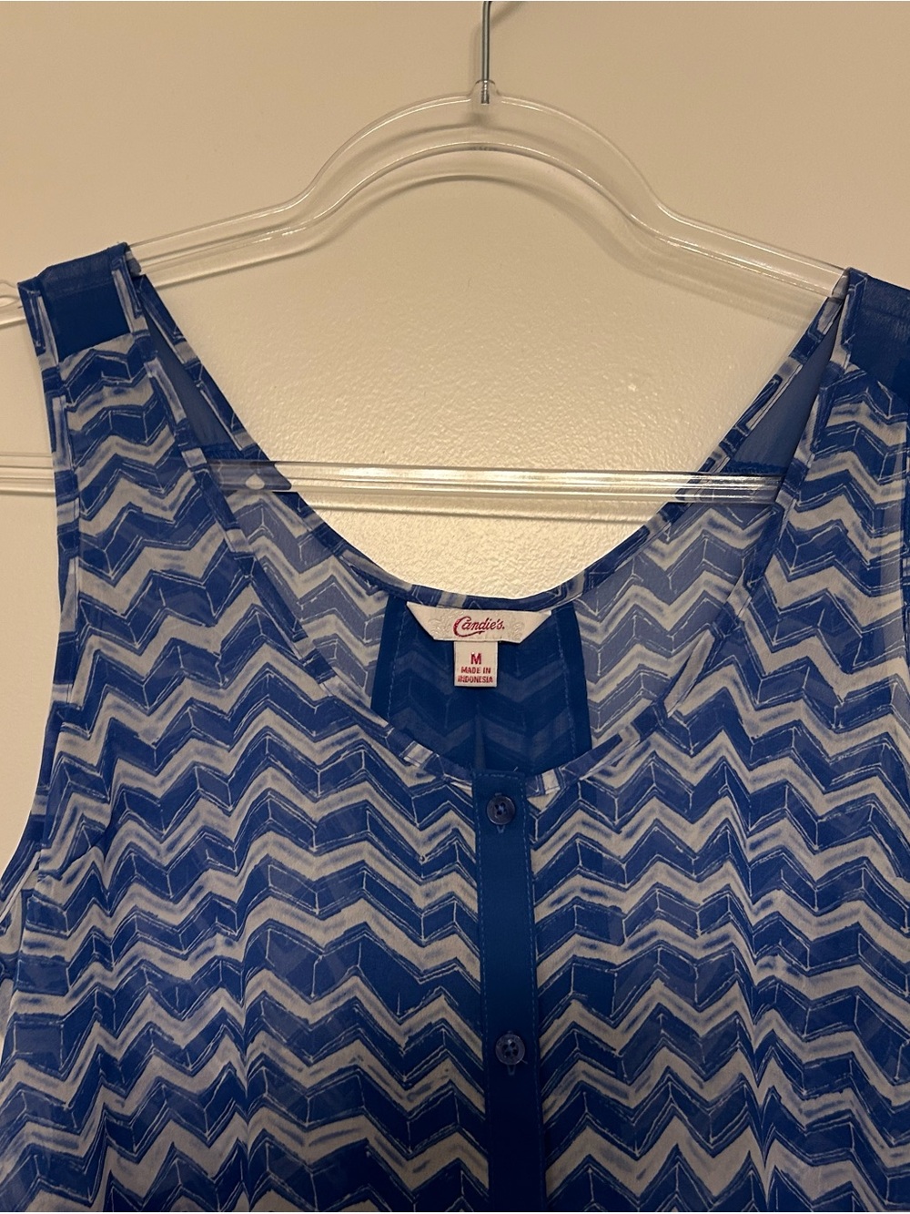 Candie's Blue Chevron Button-Front Sheer High-Low Camisole - Picture 5 of 6